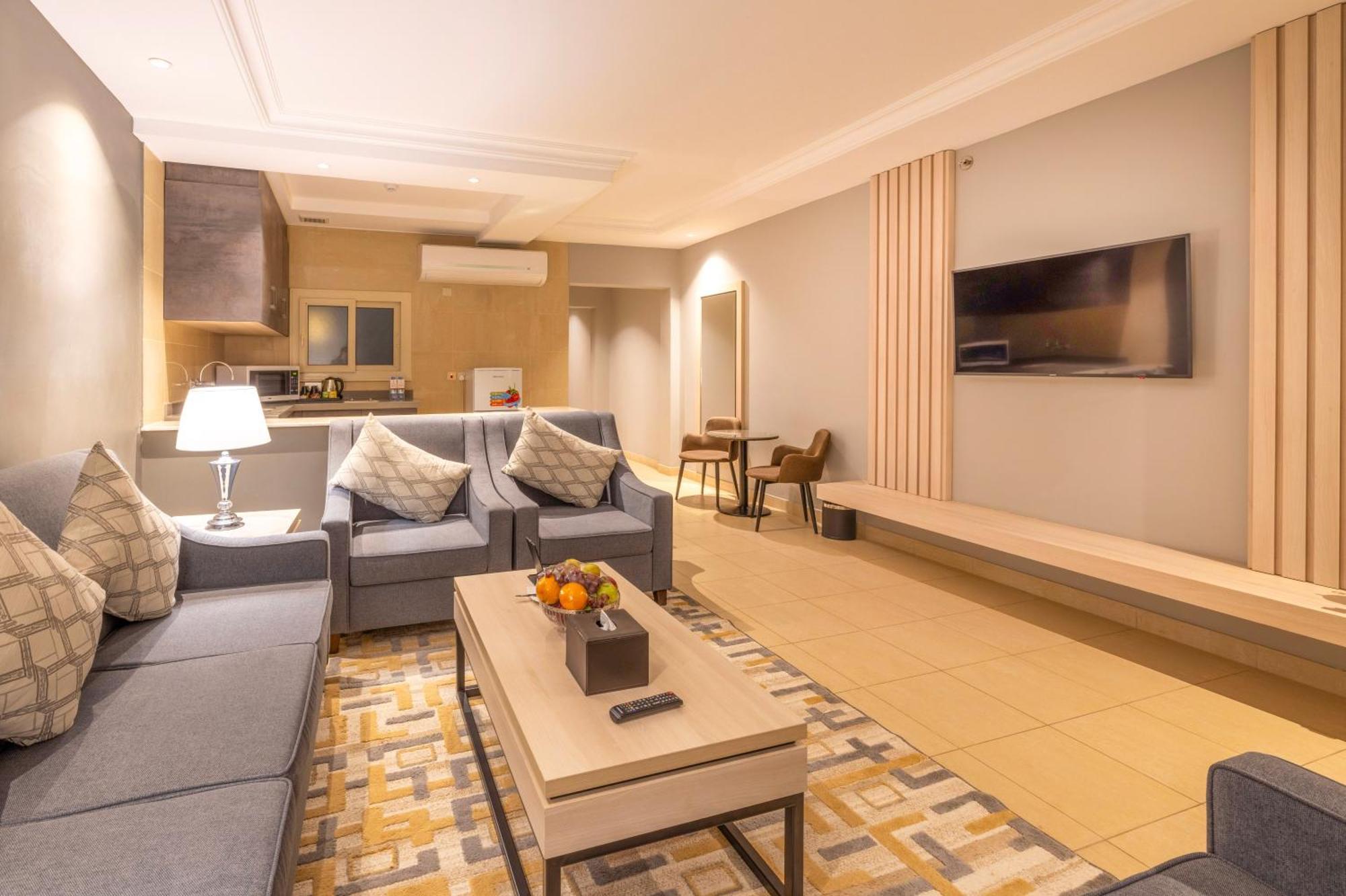 Enala Hotel Apartments- Tabuk Kültér fotó